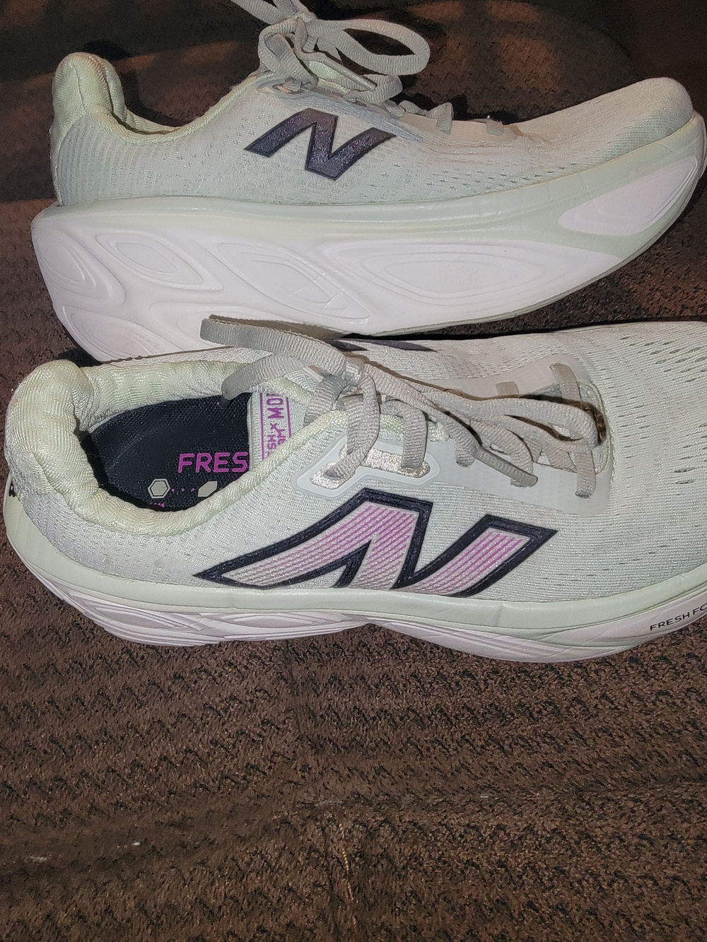 New Balance MORE V5 Women's Athletic Sneakers - Mint with Purple Logo
